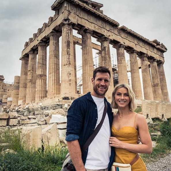 Julianne Hough Husband