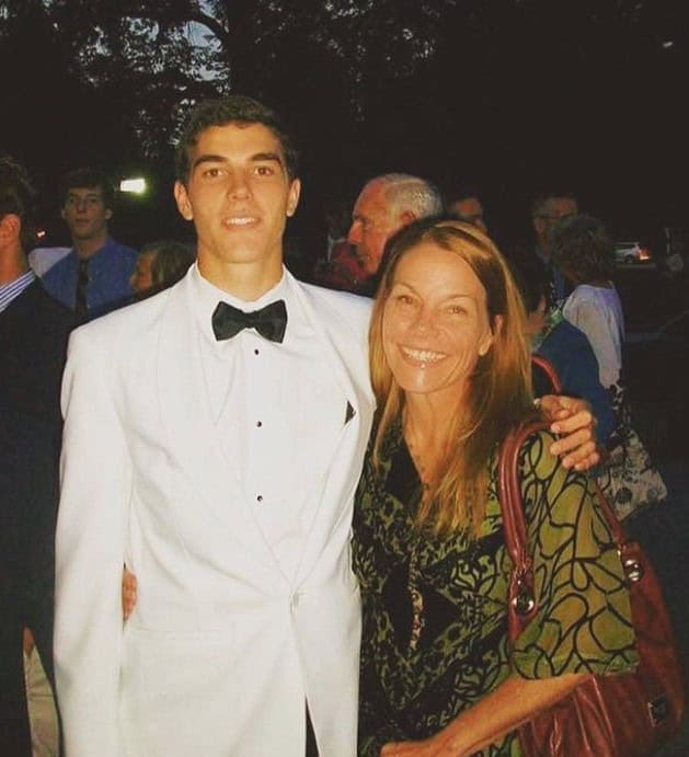 Bennett Sipes mother